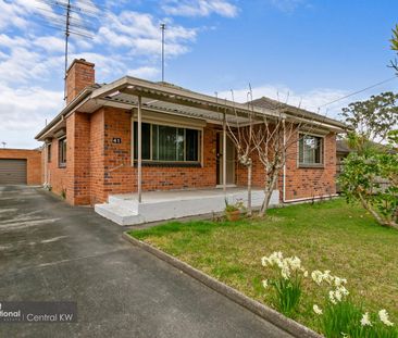 THREE BEDROOM HOUSE - Photo 1