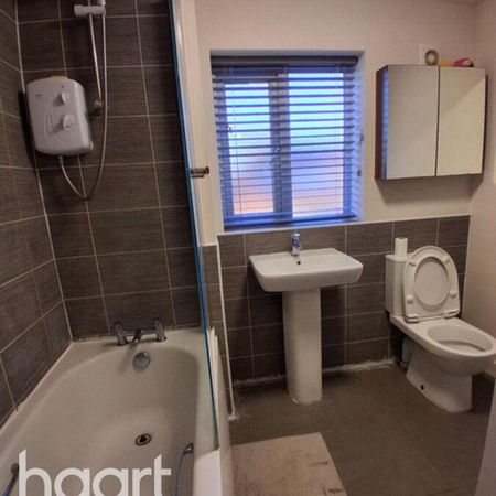1 bedroom in a house share to rent - Photo 3