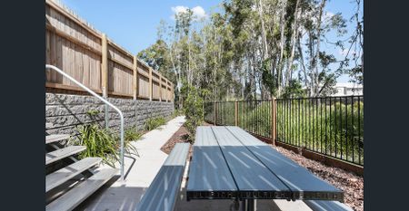 Stunning Three Bedroom Townhome - $600 per week to increase to $630 from 21/05/2026 - Photo 5