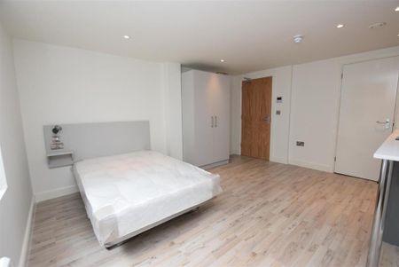 Studio to rent - Photo 2