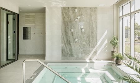 Monarc Collection - Photo 4