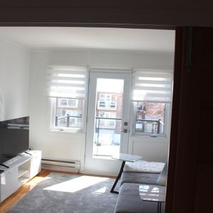 Apt. 3 1/2, Meublé Et Rénové - Photo 3
