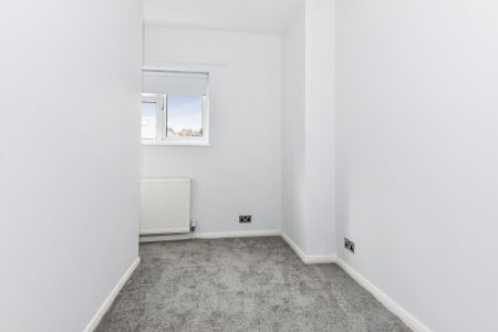 3 bedroom apartment to rent - Photo 2