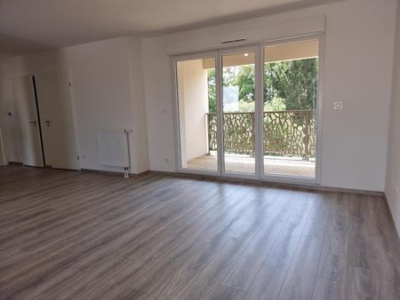 Location Appartement 4 pièces 72m² NOTRE DAME D OE 37390 - Photo 3