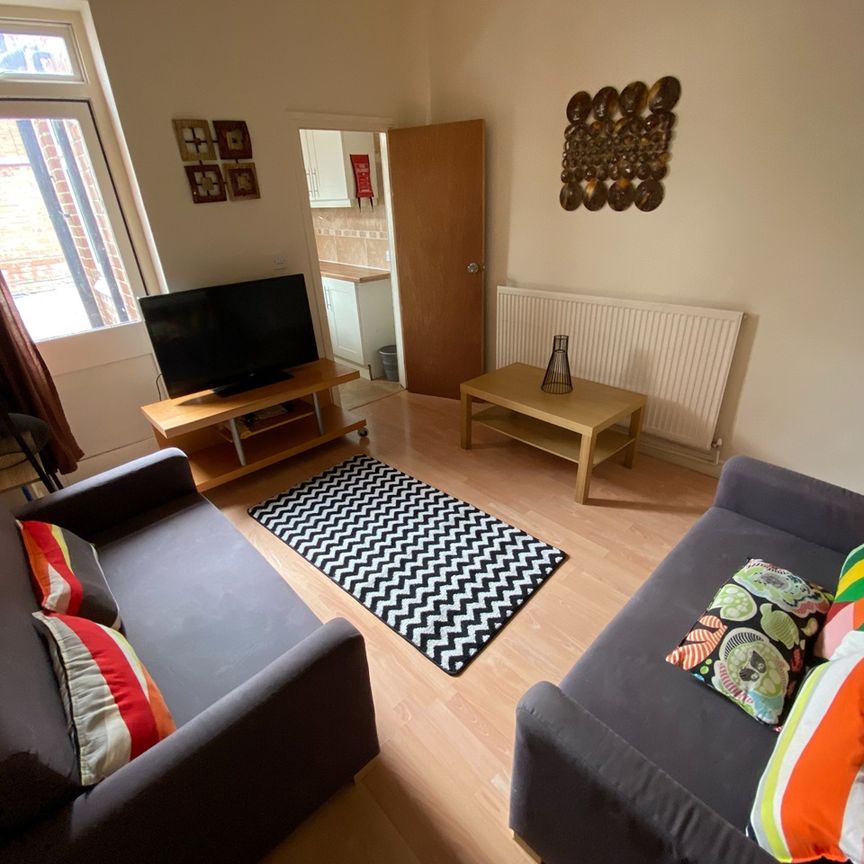 Room in a Shared House, Skipworth Street, LE2 - Photo 1