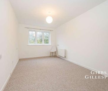 Firethorn Close, Edgware, HA8 - Photo 2