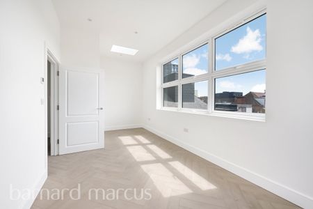 High Street, CROYDON - Photo 2