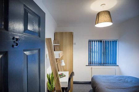 To Rent Hoole Lane, **Available From August 2025 - 4 Bedrooms**, Chester - Photo 4