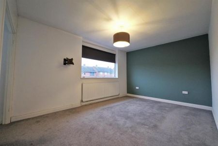 2 bedroom semi-detached house to rent - Photo 5