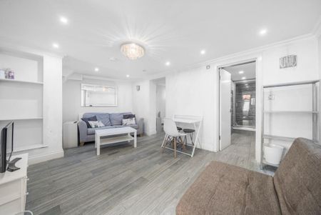 1 Bed Maisonette, Orlop Street, SE10 - Photo 2