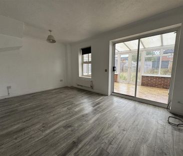 3 bedroom semi-detached house to rent - Photo 4