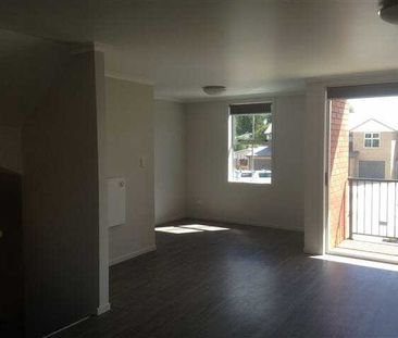 Charming 3-Bedroom Townhouse for Lease in Hillcrest, Hamilton – $63... - Photo 1