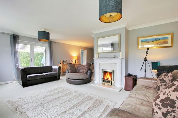 4 bedroom detached bungalow to rent - Photo 1