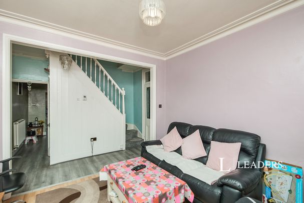 3 bedroom house to rent Harcourt Street, DE1 - Photo 1