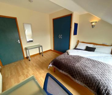 1 bedroom in a house share to rent - Photo 3