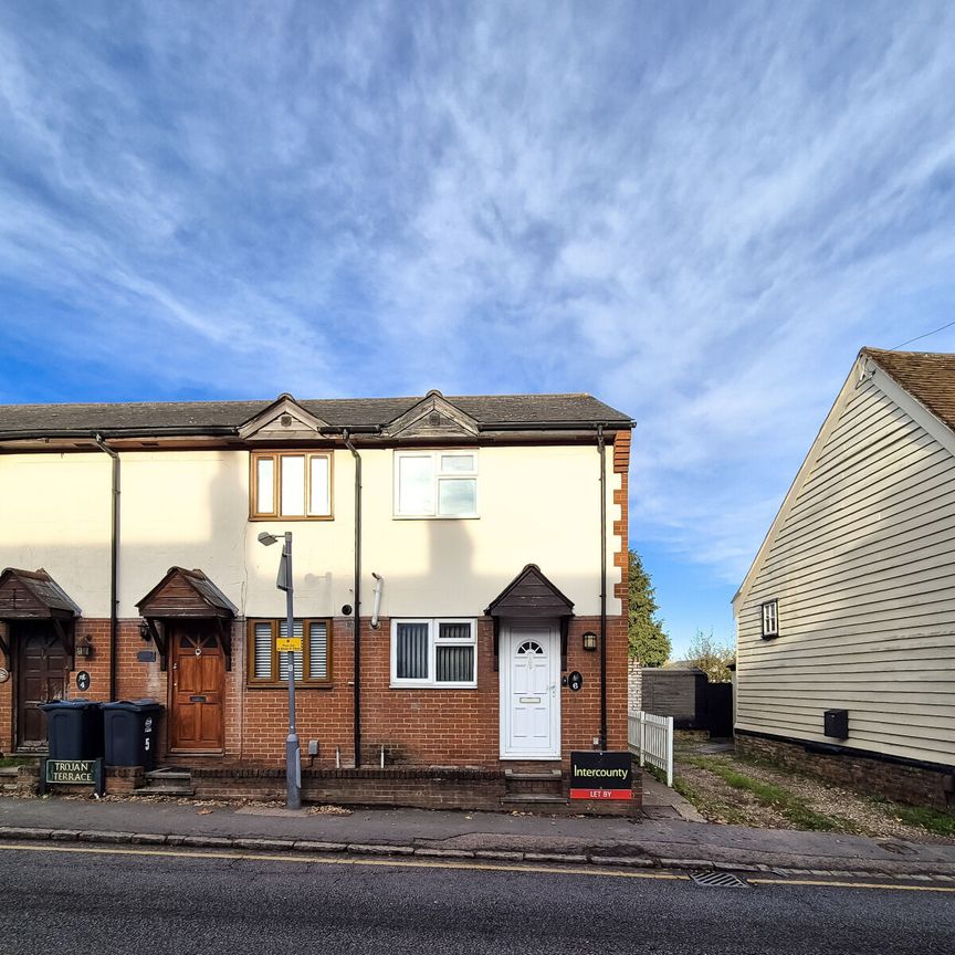 2 bedroom end terraced house to rent, - Photo 1