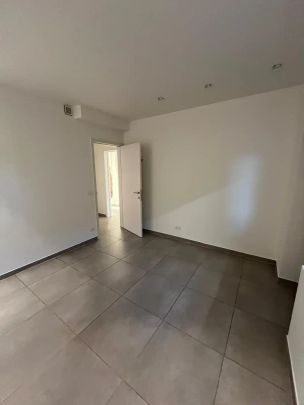 TE HUUR, Deinze, Markt - Photo 1