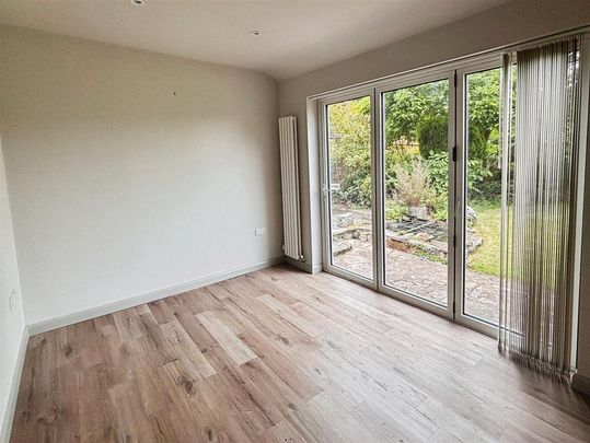 3 bedroom character property to rent - Photo 1