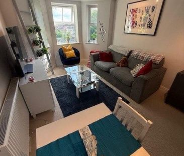 2 bedroom flat to rent - Photo 2