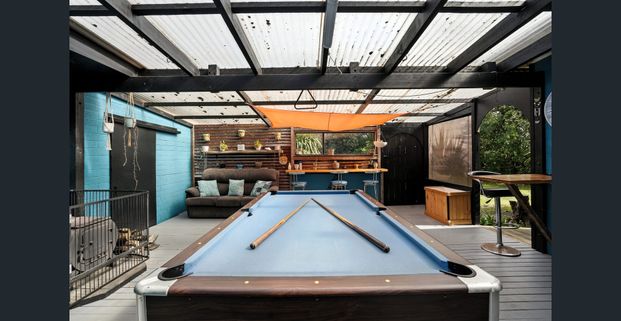 Stop your searching and start packing - Photo 1