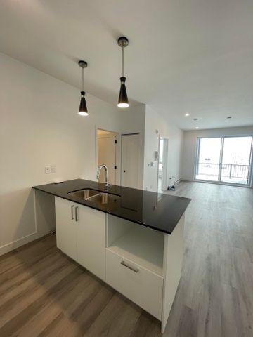 2401 Belvédère Sud - Photo 2