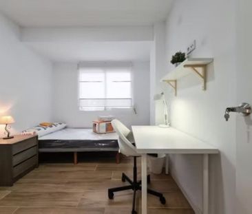 Avinguda de Campanar, Valencia, Valencian Community 46009 - Photo 4