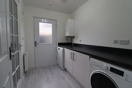 2 bedroom terraced house to rent - Photo 2