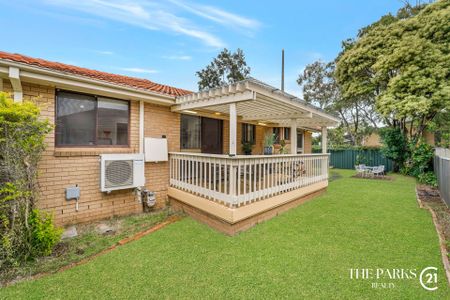 Beautiful Three Bedroom Renovated Home - Photo 4