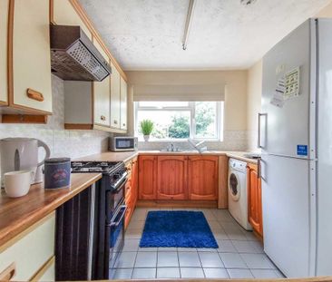 4 bedroom semi-detached house to rent - Photo 4