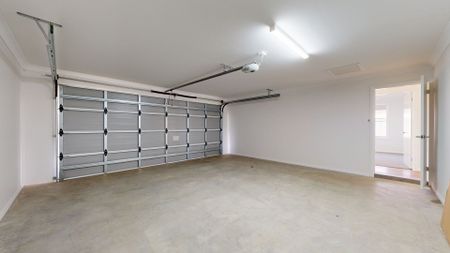 Stunning Modern Home - Photo 4