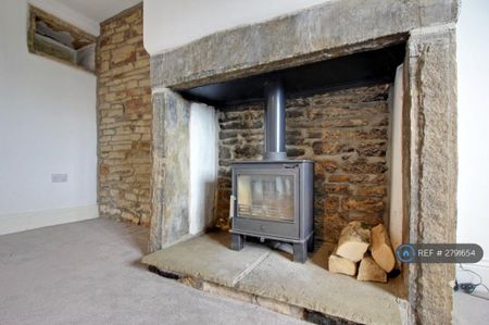 2 bedroom terraced house to rent - Photo 2