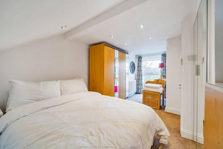 3 bedroom flat to rent - Photo 4