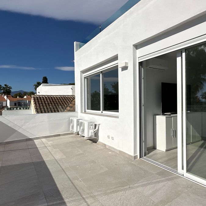 Townhouse in Estepona - Photo 1