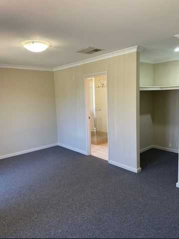 3 Auld Cove, Canning Vale WA 6155 - Photo 3