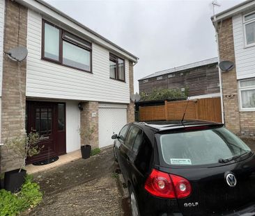 4 bedroom end of terrace house to rent - Photo 5