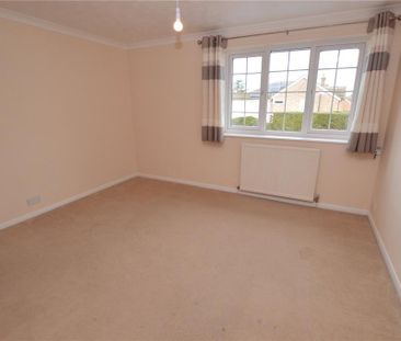 3 bedroom flat to rent - Photo 2