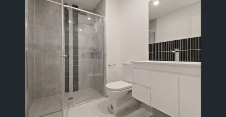 Bright & Spacious Two Bedroom Apartment - Photo 4