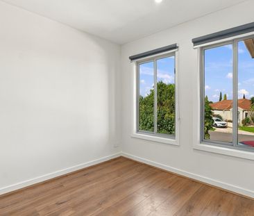 NEW BUILD TOWNHOUSE FOR RENT IN WERRIBEE - Photo 4