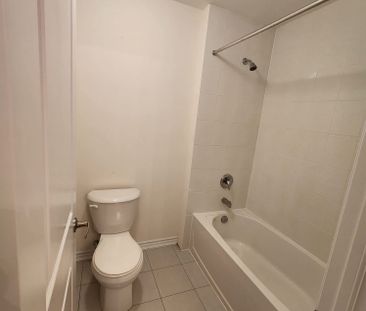 For Lease - 35 Tamworth Terrace, Barrie, Ontario - Photo 4