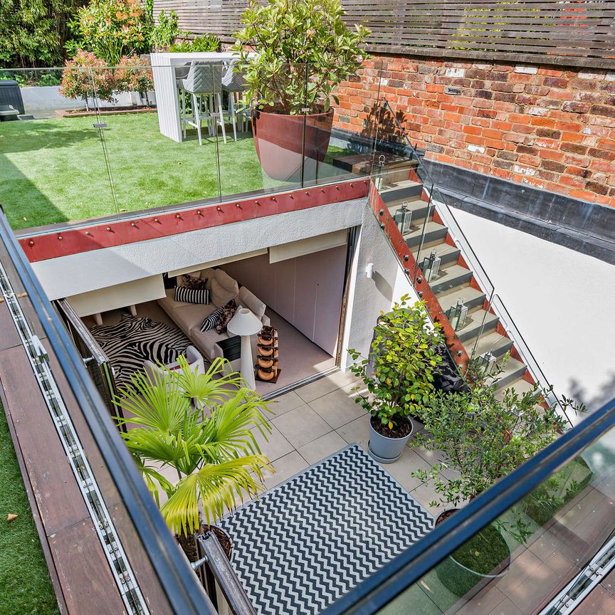 Oxford Walk, Cheltenham, Gloucestershire - Photo 1