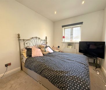 York Road, Camberley, Surrey, GU15 - Photo 4