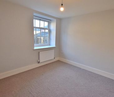 2 bedroom ground floor flat to rent - Photo 1