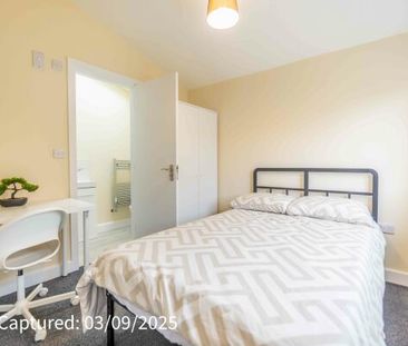 19 Yarburgh Way, Badger Hill - Photo 2