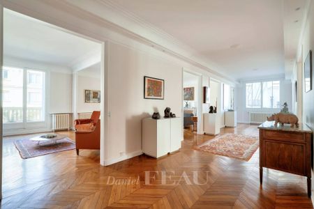 Location appartement, Paris 16ème (75016), 8 pièces, 331.93 m², ref 85531767 - Photo 3