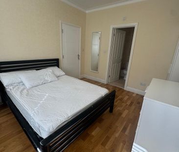 1 bedroom property to rent - Photo 4