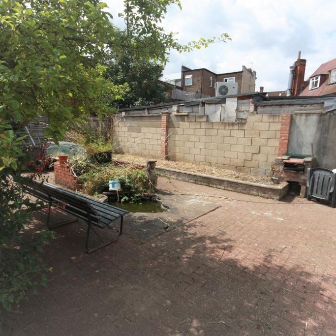 Ducane Road, East Acton, London, W12 0BL - Photo 1