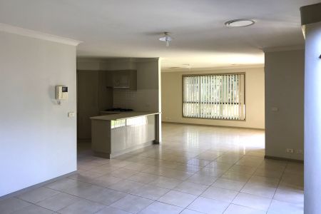 WELL PRESENTED HOME IN KELLYVILLE RIDGE - Photo 2