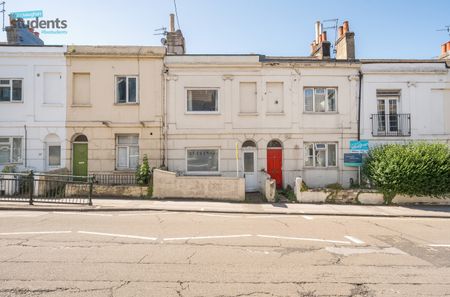 5 bedroom terraced house to rent - Photo 3