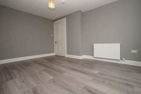 Flat in Warwick Road, Carlisle - Photo 4