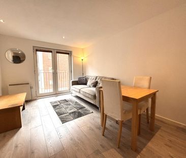 2 bedroom flat to rent - Photo 2